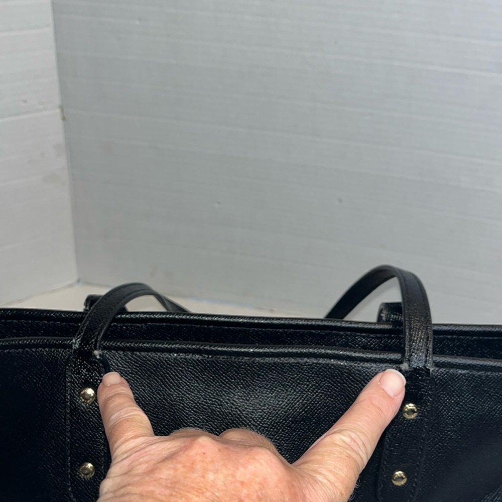 Coach-Black-city, zip, cross,grain Leather purse,gold accents, shoulder,Tote Bag - Picture 13 of 16
